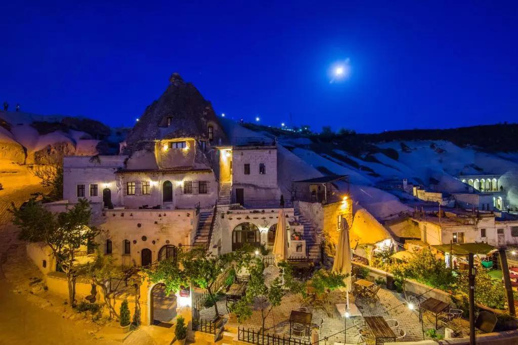 Ascension Cave Hotel