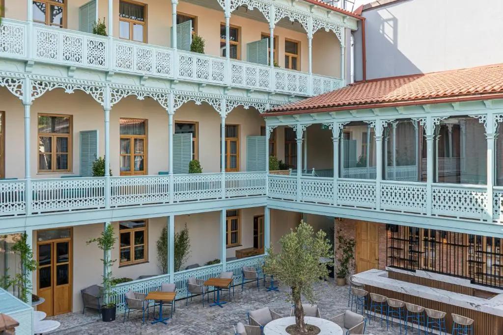 The House Hotel